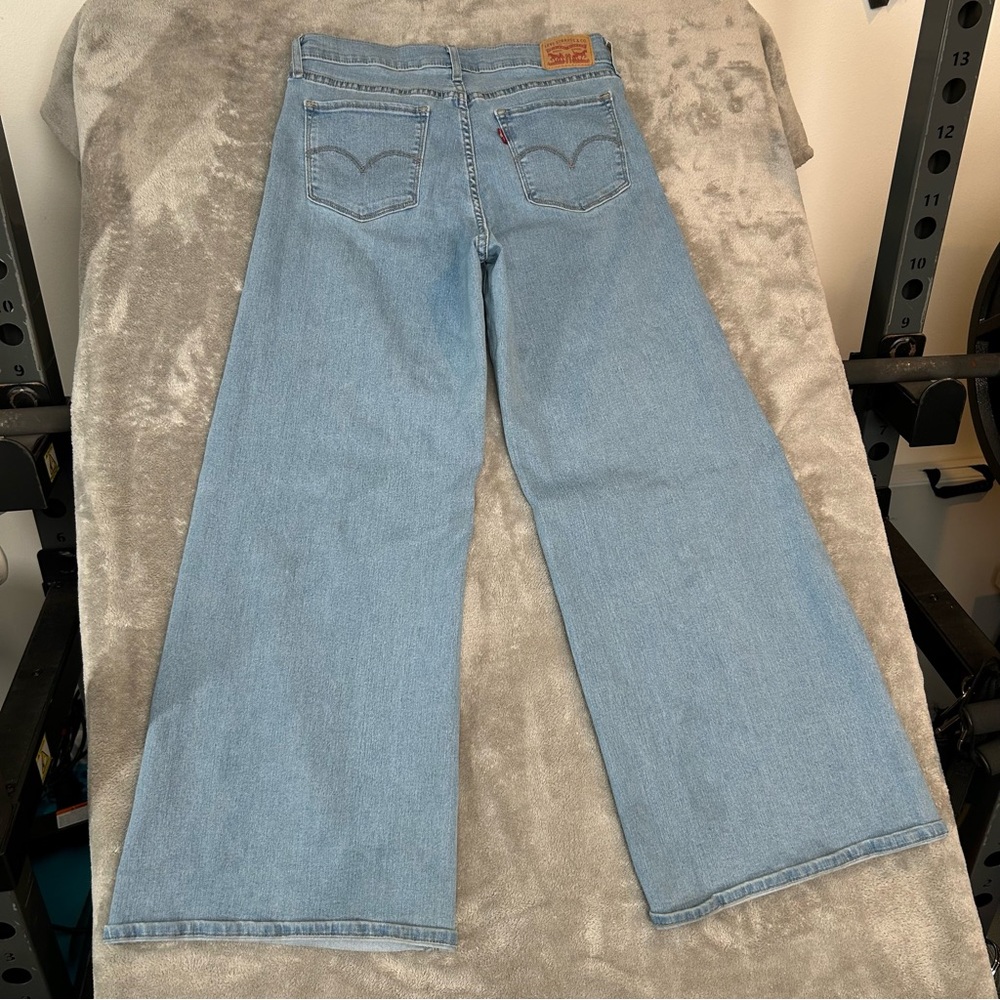 Levi’s 318 SHAPING WIDE LEG WOMEN'S JEANS Light Wash Color Blue Size 29 - Picture 8 of 16